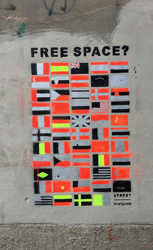 Nicht nur an den offiziellen Ausstellungsorten, sondern in ganz Venedig ist die Architekturbiennale präsent.