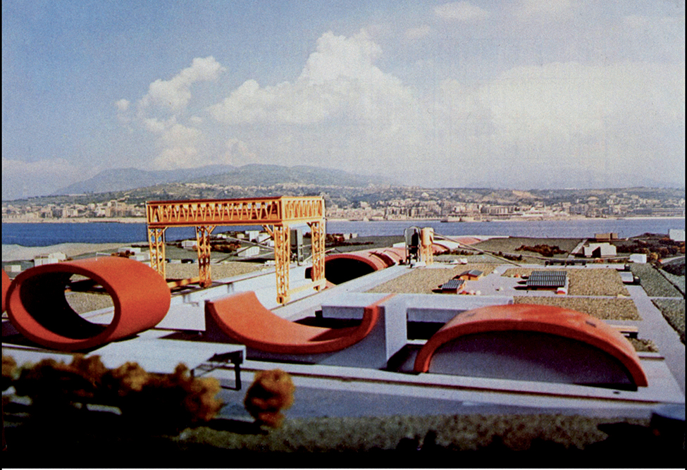 Silvano Zorzi, Carlo Cestelli Guidi, Ulrich Finsterwalder. Fotomontaggio del modello per il progetto di un ponte sommerso per lo stretto di Messina, 1980.