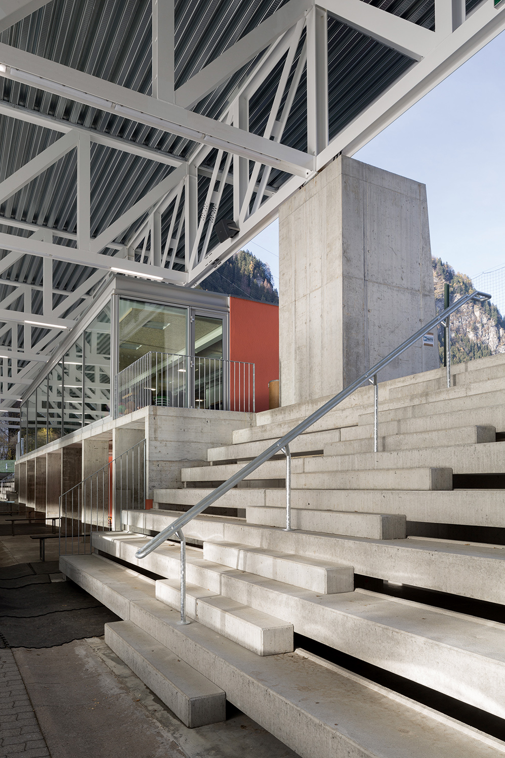 Copertura pista ghiaccio e nuovi spogliatoi, Faido