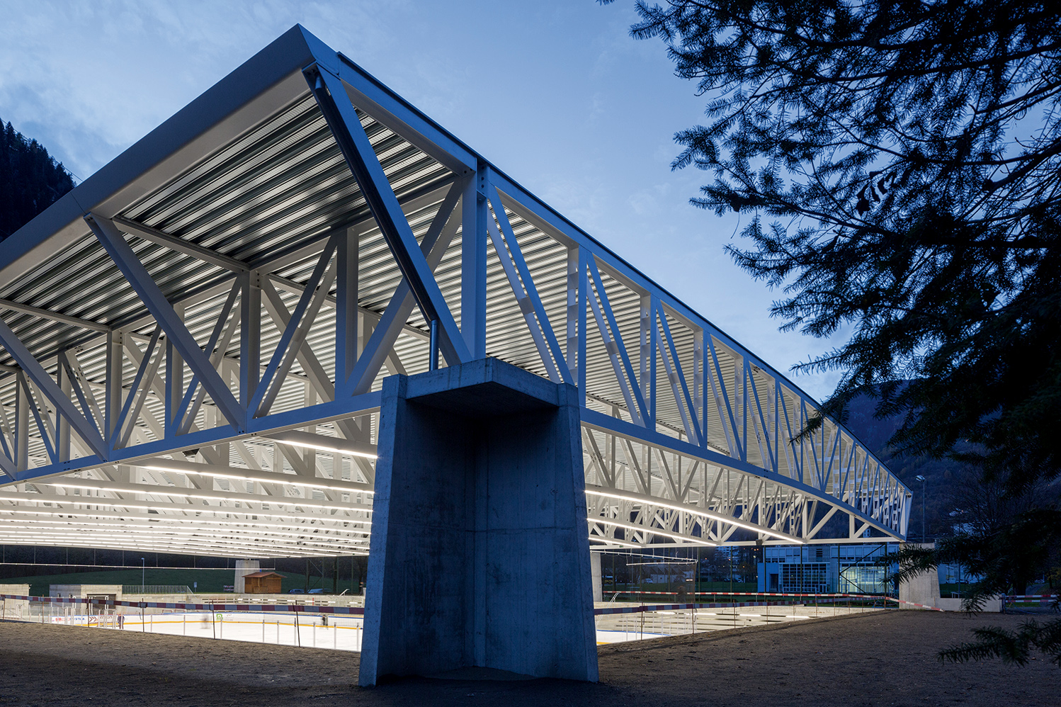 Copertura pista ghiaccio e nuovi spogliatoi, Faido