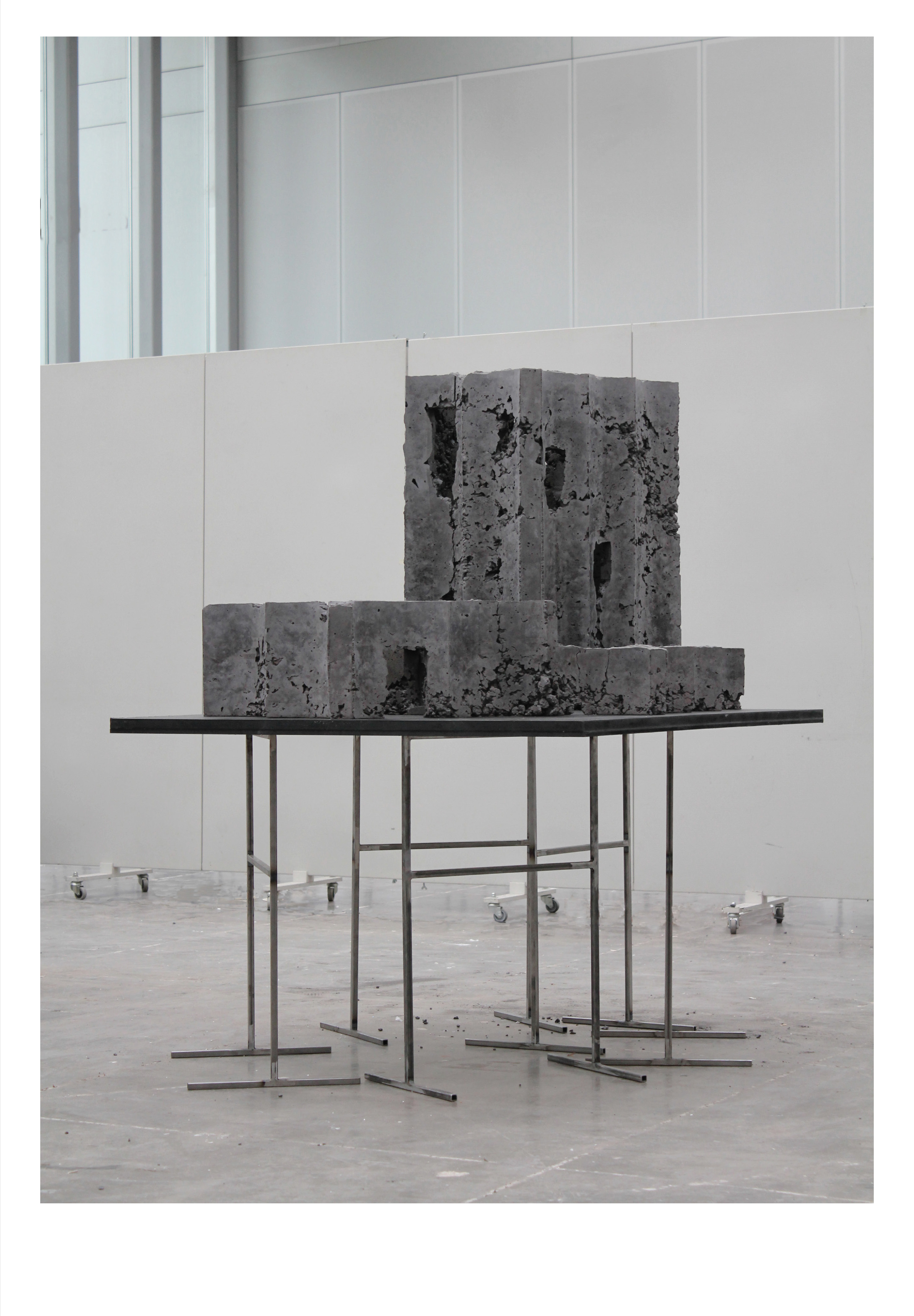 MATERIAL GESTURE - CHANGE, spring semester 2018. Valentin Abend and Hai Jie Tan Breaking and remaking macro-concrete