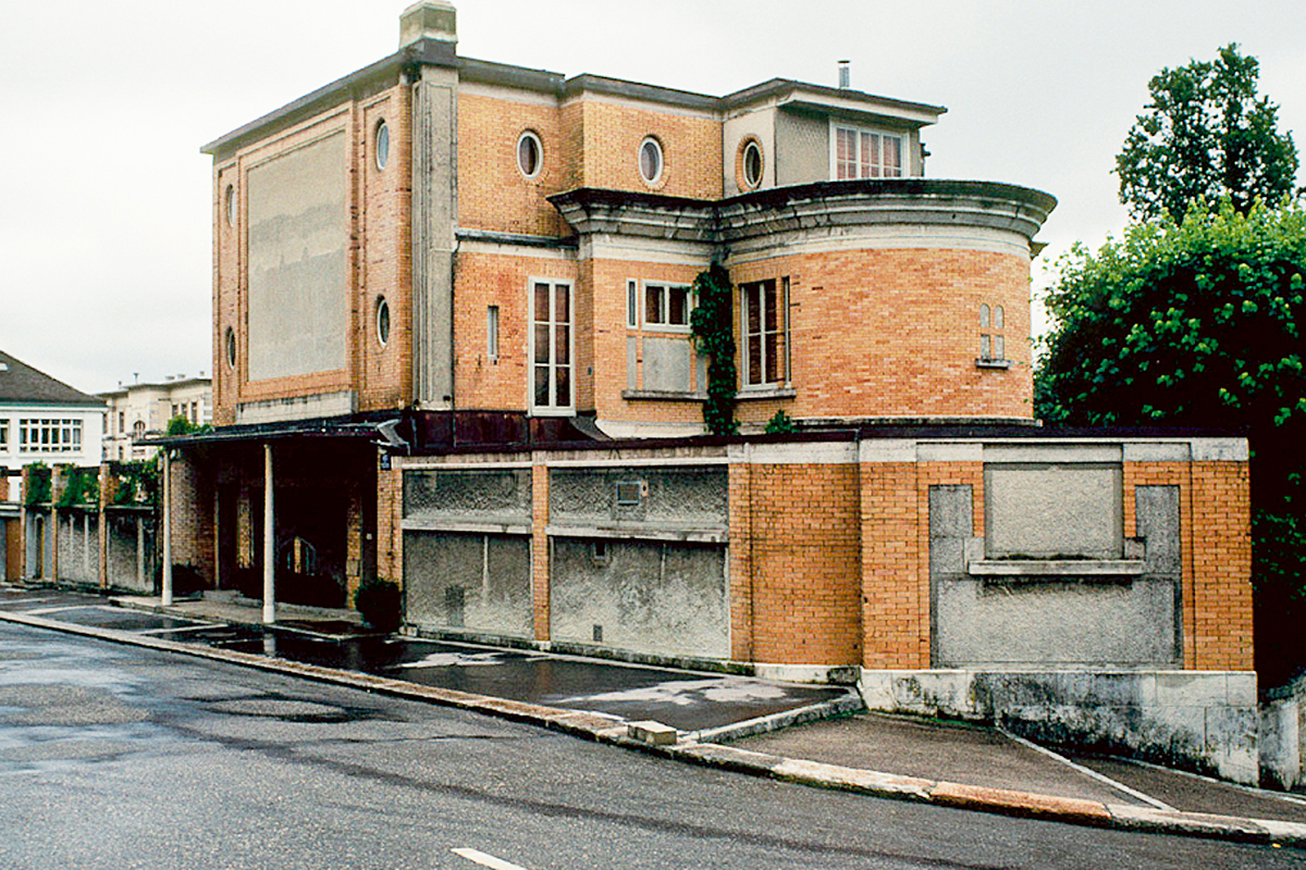 mit der Villa Turque von Le Corbusier aus dem Jahr 1917.
