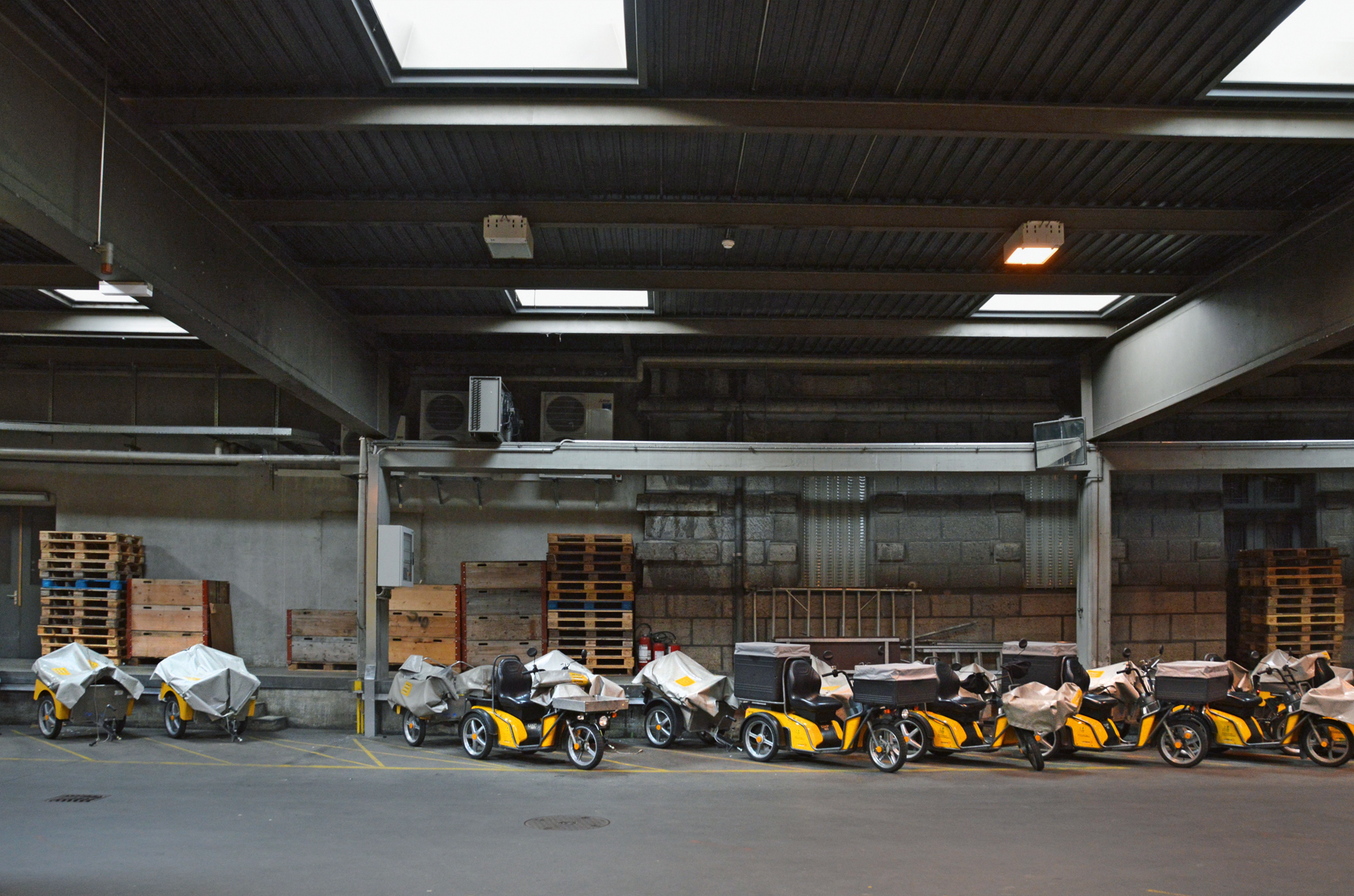 L’attuale strada che serve il centro di smistamento postale diventerà la futura avenue Rasude.