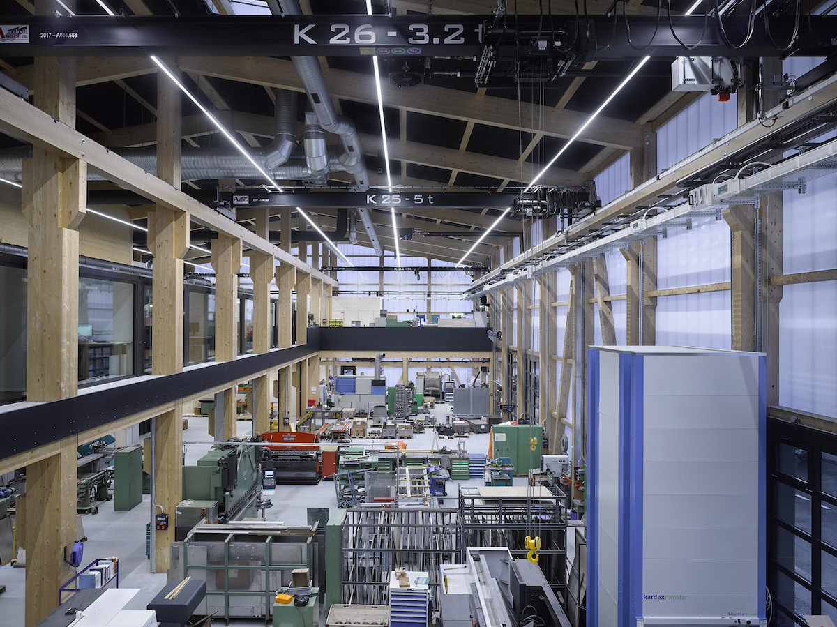 Sonderpreis Schweizer Holz: Produktionshalle BLS, Bönigen BE, 2017 | Schwaar &amp; Partner AG