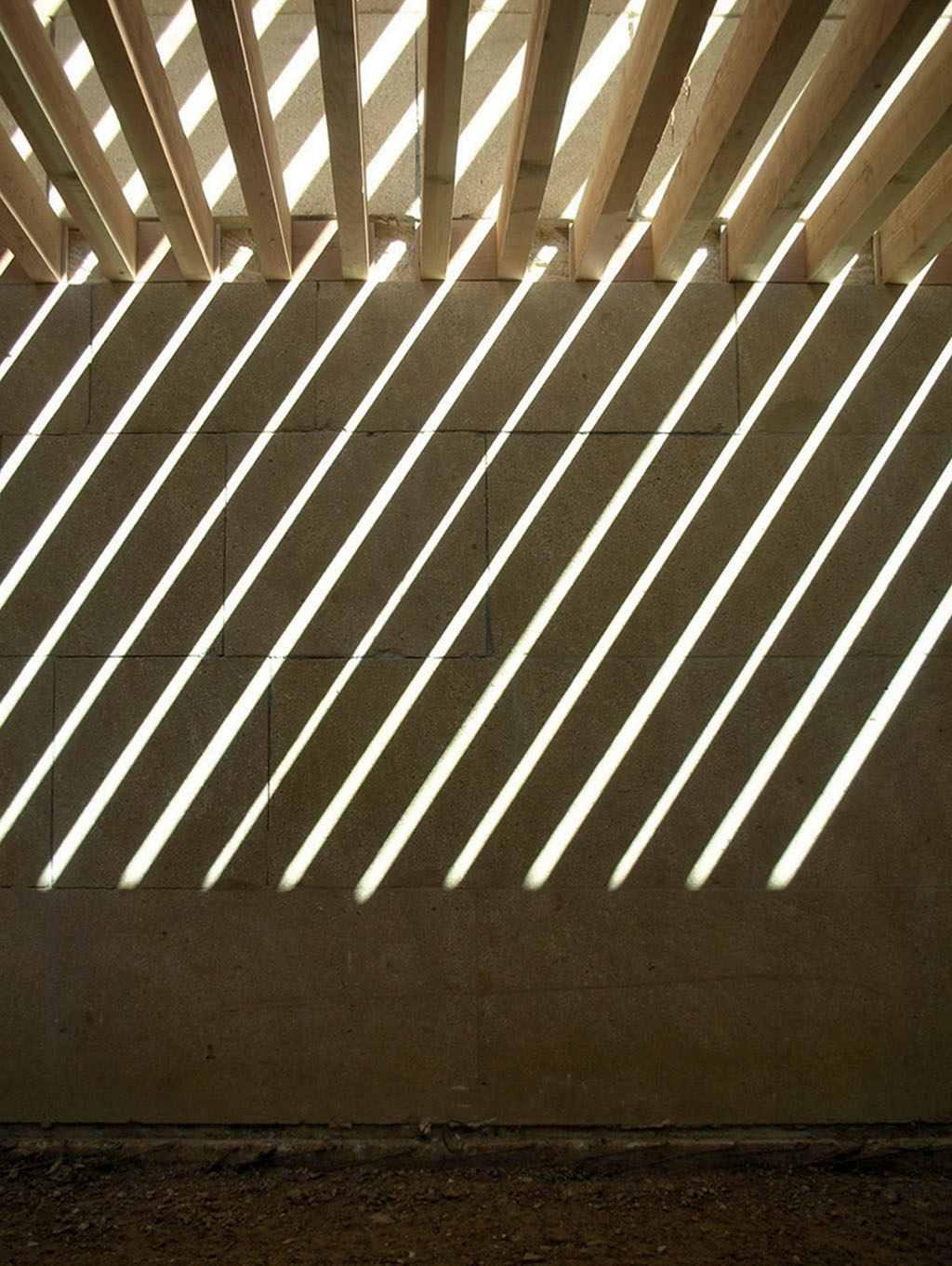 Perraudin architecture. Cantina, laboratorio e magazzino. Solan (F) 2003-2007. Vista interna.