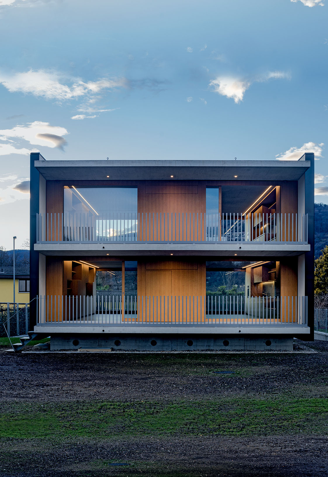 Dialogo di trasparenze e locali passanti. Edificio privato, Studio Piero Conconi Architetto, Lugano. Foto Marcelo Villada Ortiz