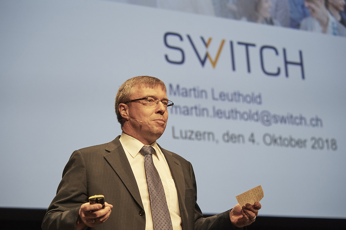Martin Leuthold, Mitglied der Geschäftsleitung CISO, SWITCH; sein Referat trug den Titel: «Keine smarte Digitalisierung ohne Sicherheit»