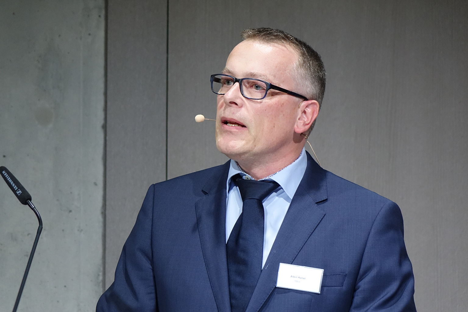 Im Namen der Fachschaft Bauingenieurwesen eröffnete deren Präsident, Prof. Dr. Albin Kenel, die feierliche Verleihung der Auszeichnung «Best of Bachelor 2018».