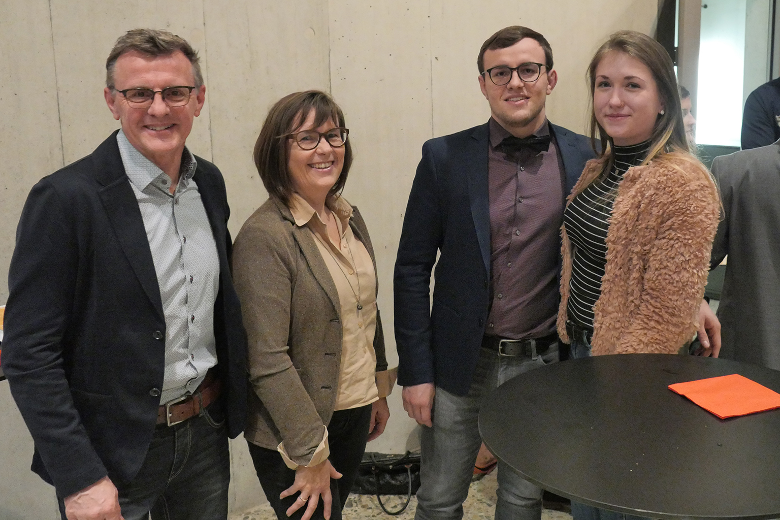 Der Nominierte Jonas Dürr mit Familie.