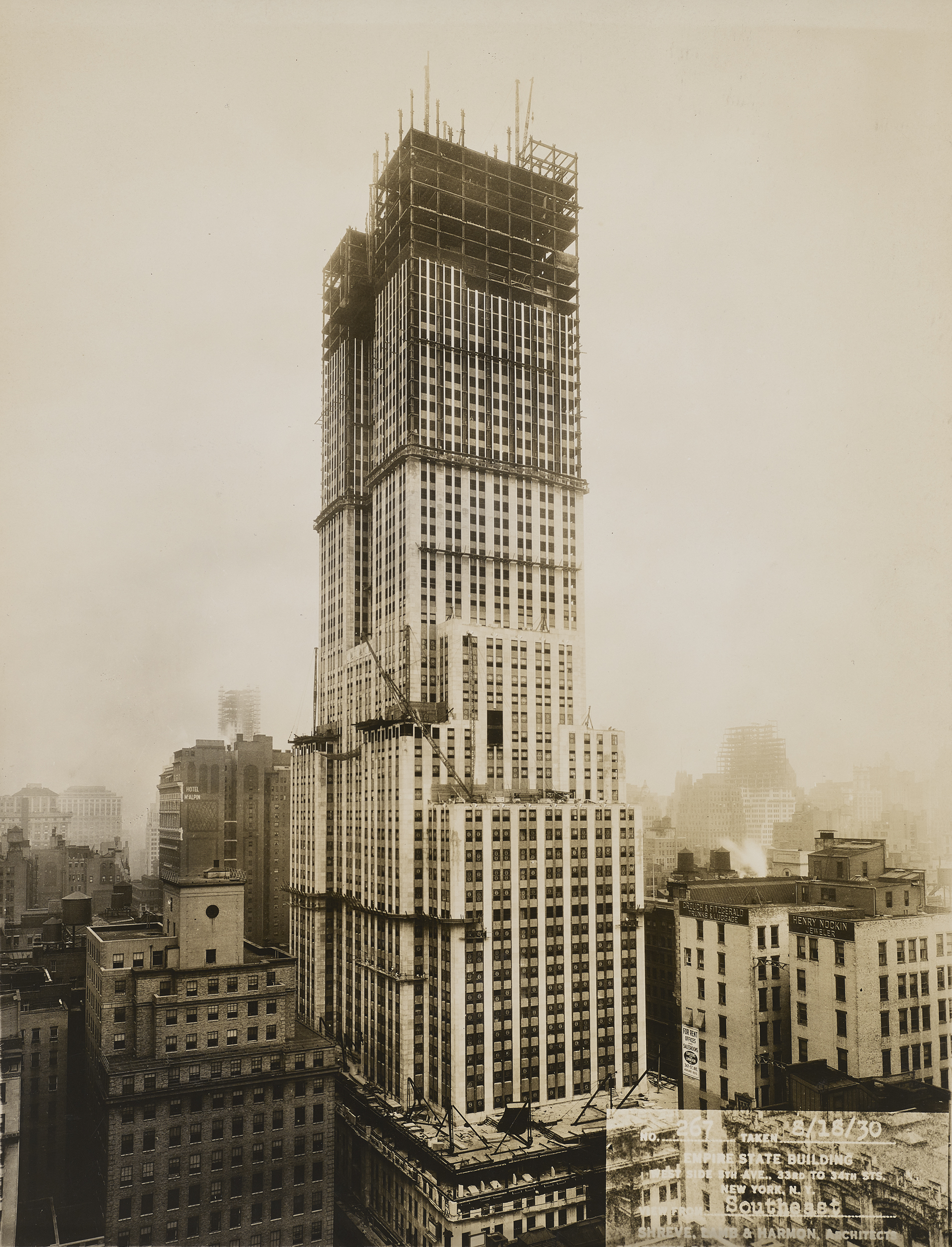 Knickerbocker Photo Service, L&#039;Empire State Building en construction, 1930