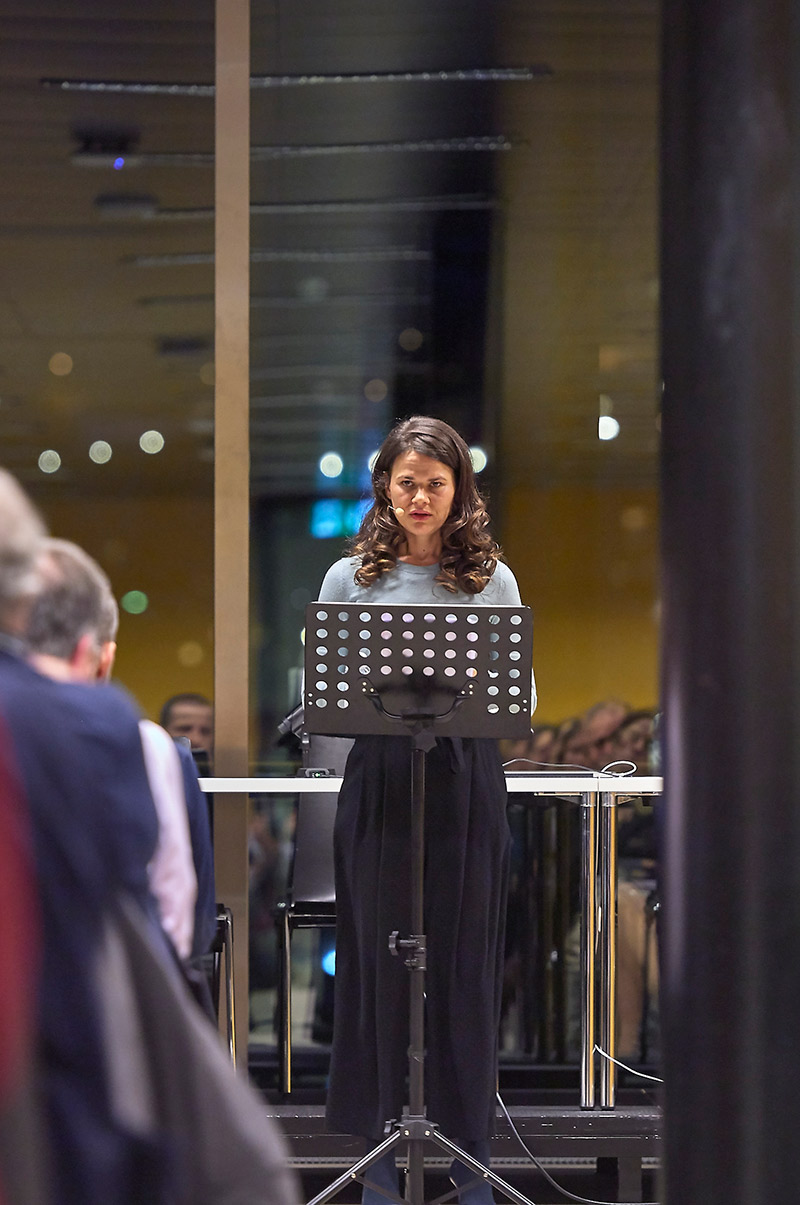 Margherita Coldesina, attrice, durante la lettura scenica “Costruendo la sua vita” diretta da Sara Flaadt.
