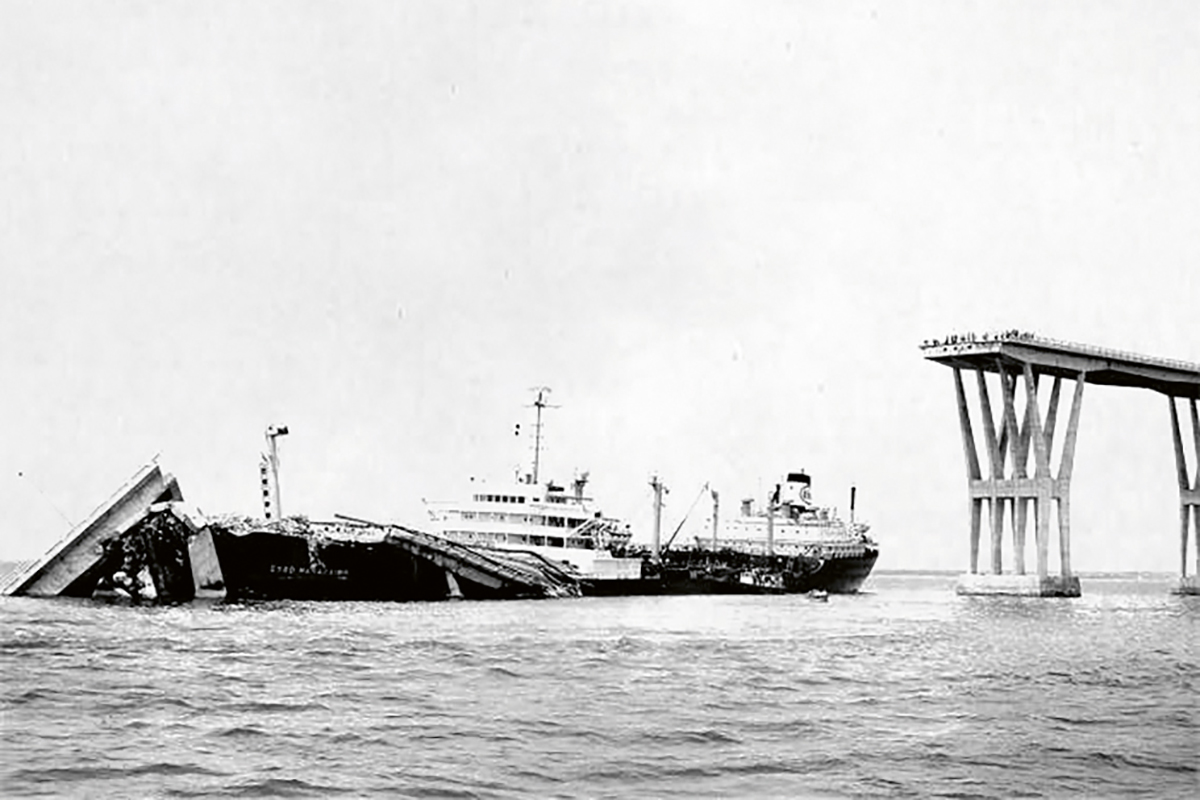 Gleich nach Eröffnung der Maracaibo-Brücke 1964 begannen die Arbeiten am Polcevera-Viadukt in Genua. Zwei Jahre später führte ein Schiffsunglück zum Teileinsturz der Maracaibo-Brücke.