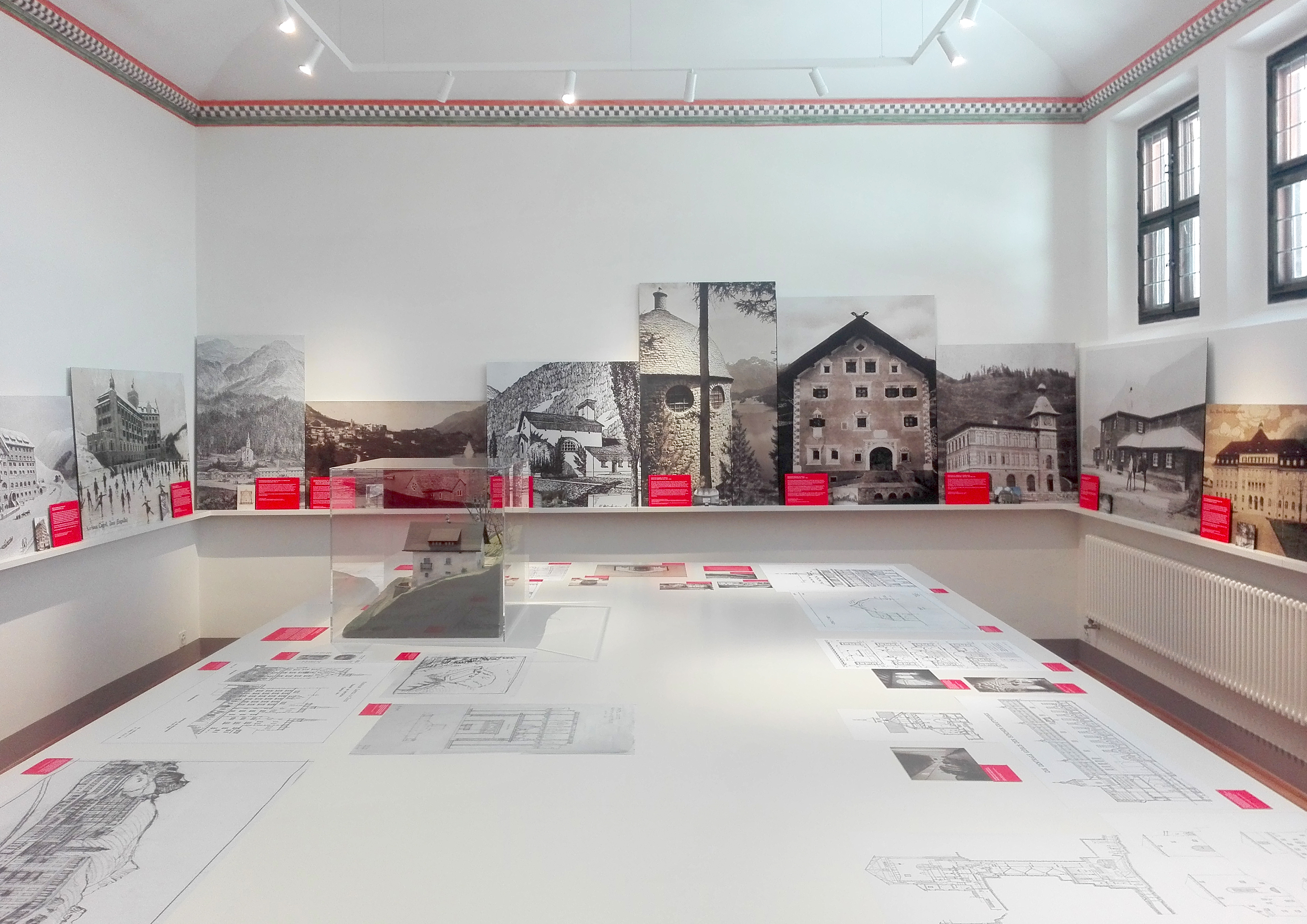 Ausstellung «Hartmann. Architektur einer Familie»: Blick in den Hauptausstellungsraum.