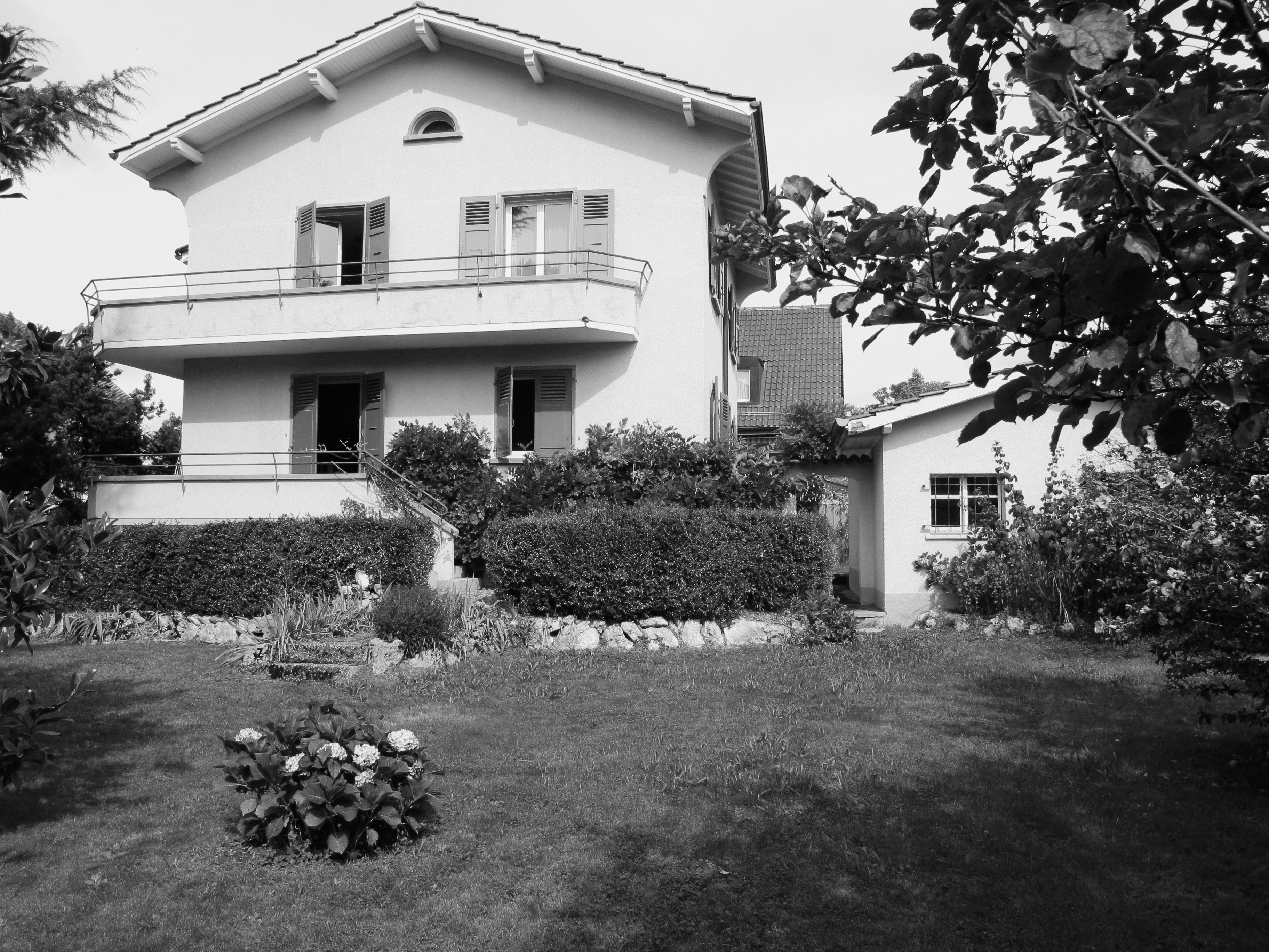 La maison avant la restauration Maître de l’ouvrage: privé Architecte: Dreier+Frenzel, Lausanne Réalisation: 2016-2017 Cube sia 416: 1254 m3 Coûts CFC 1-9: 1 177 000 CHF TTC