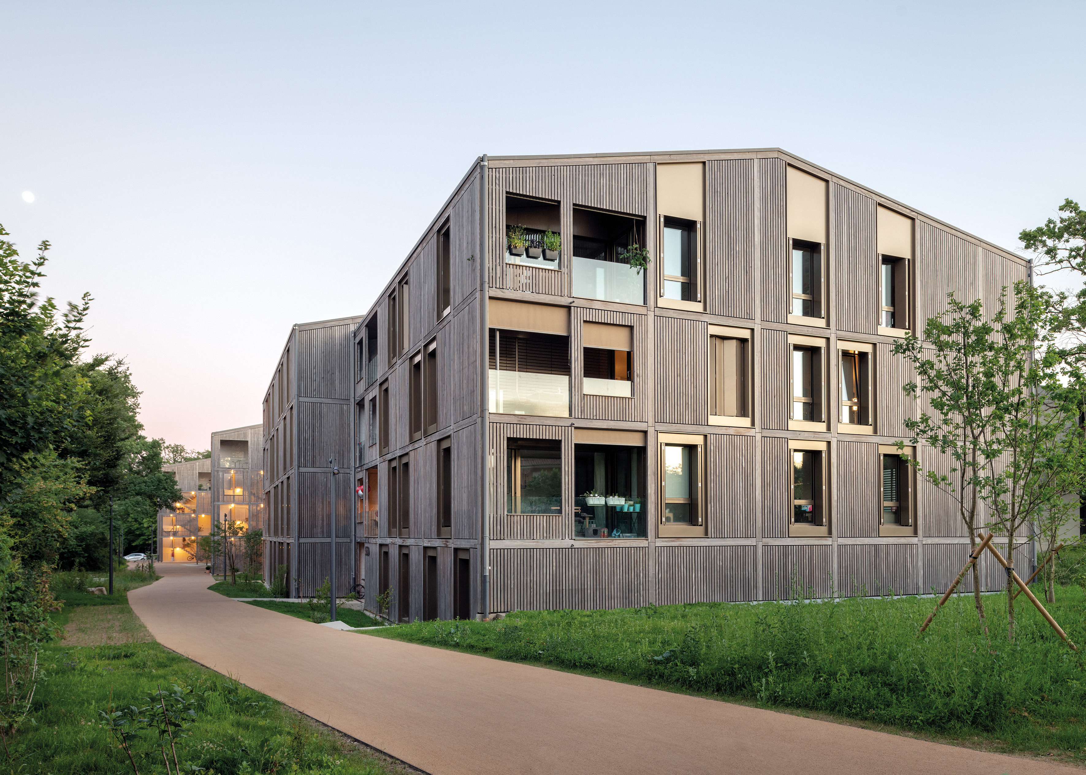 3 Le pignon nord présente l’expression d’une grosse maison ou d’une grange.