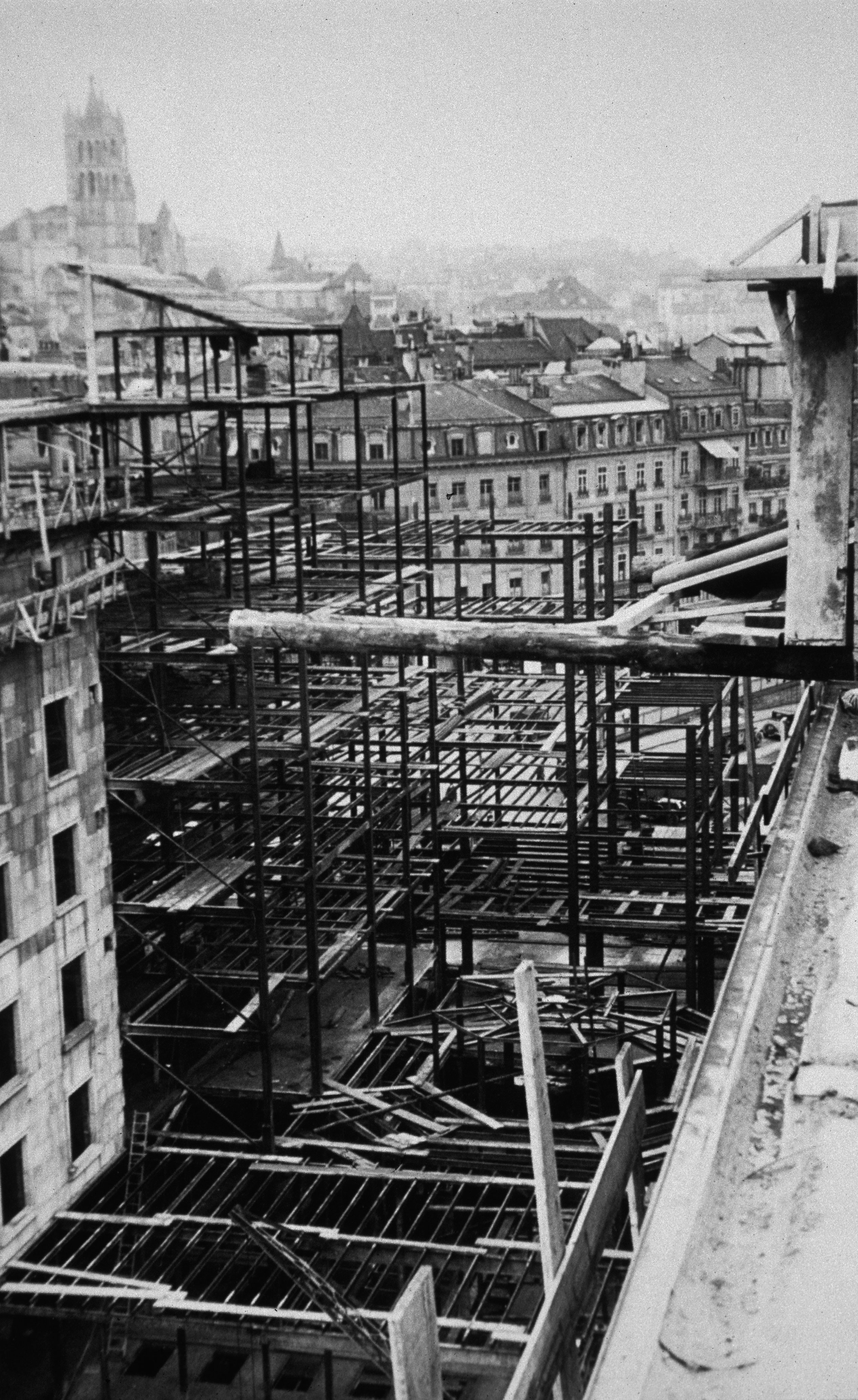 Chantier de l’aile est en 1929 (Archives de la construction moderne – EPFL, fonds Zwahlen et Mayr)
