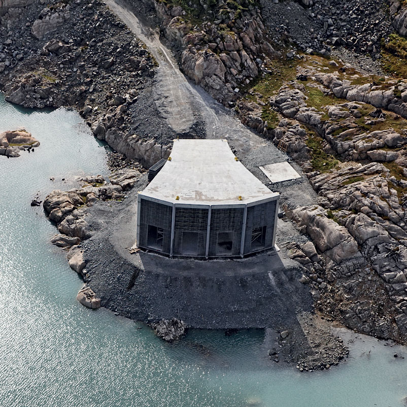 Prise d’eau terminée avant son immersion .