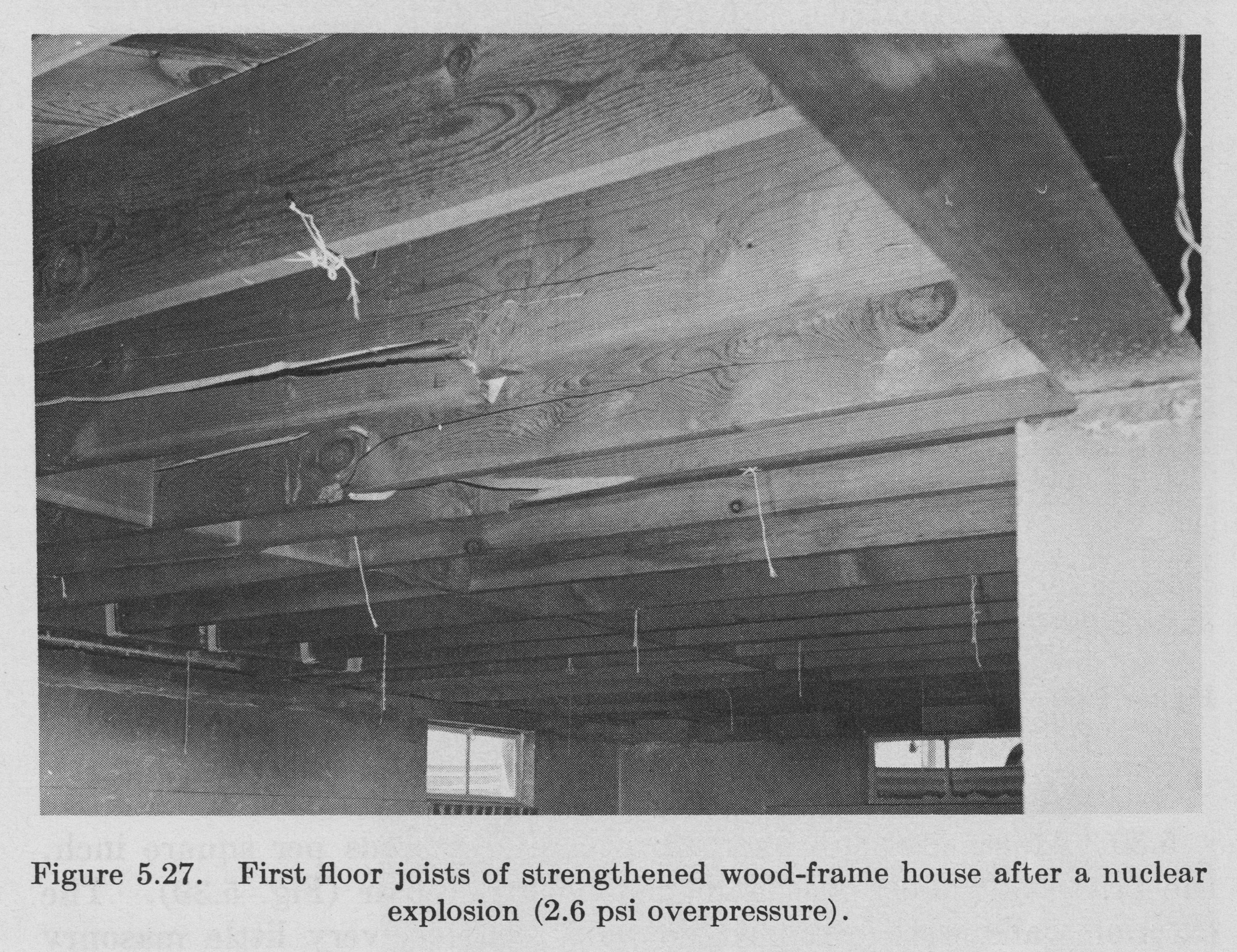 Les joints de la structure renforcée, au premier étage (Illustrations tirées de l’ouvrage The Effects of Nuclear Weapons, 1964)