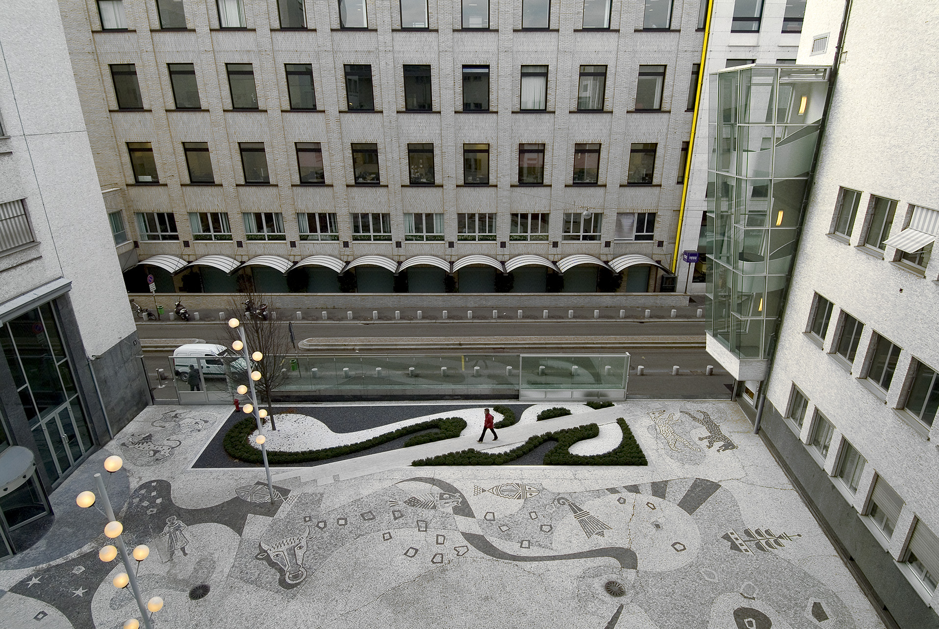 Giardino formale nel cortile (Foto: Thomas Libis)