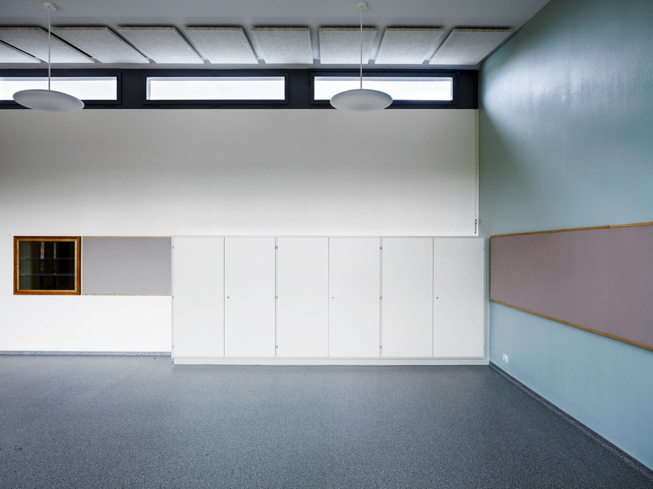 Schränke in den Klassenzimmern
