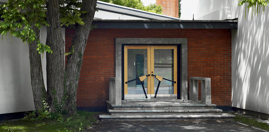 Hebelschulhaus Riehen, Eingang zum Trakt D.