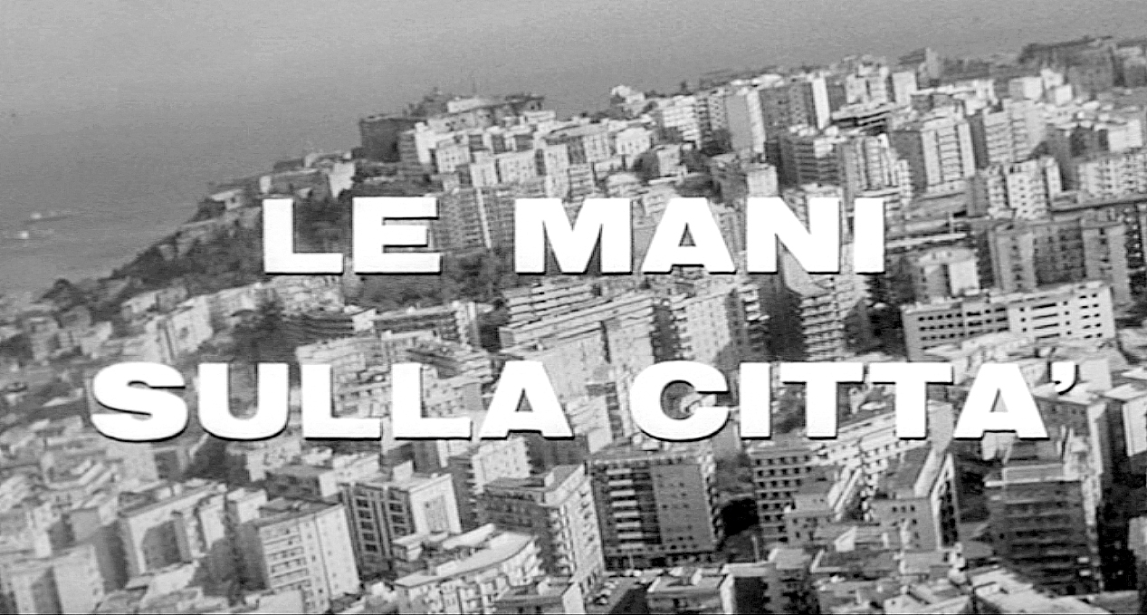 Fotogrammo delle sequenze iniziali di «Le mani sulla città», film di Francesco Rosi del 1963. (Galatea Film / Societé Cinématographique Lyre)