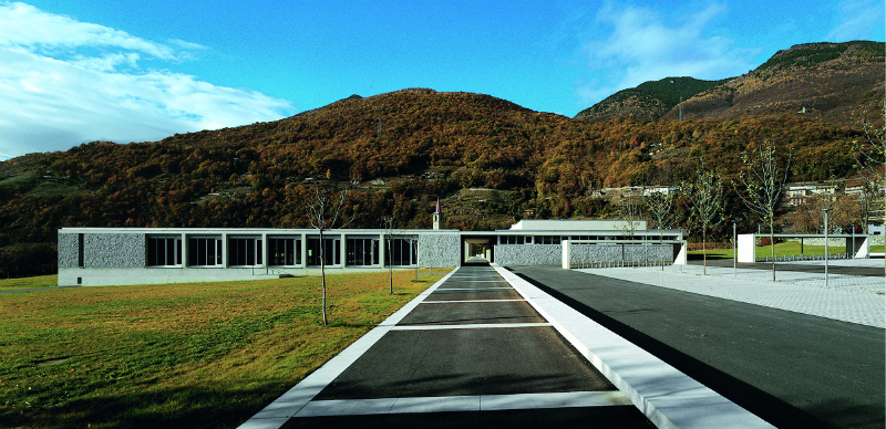 Piazza, palestra e sala multiuso «Ciossetto» a Sementina, con arch. M. Guidotti