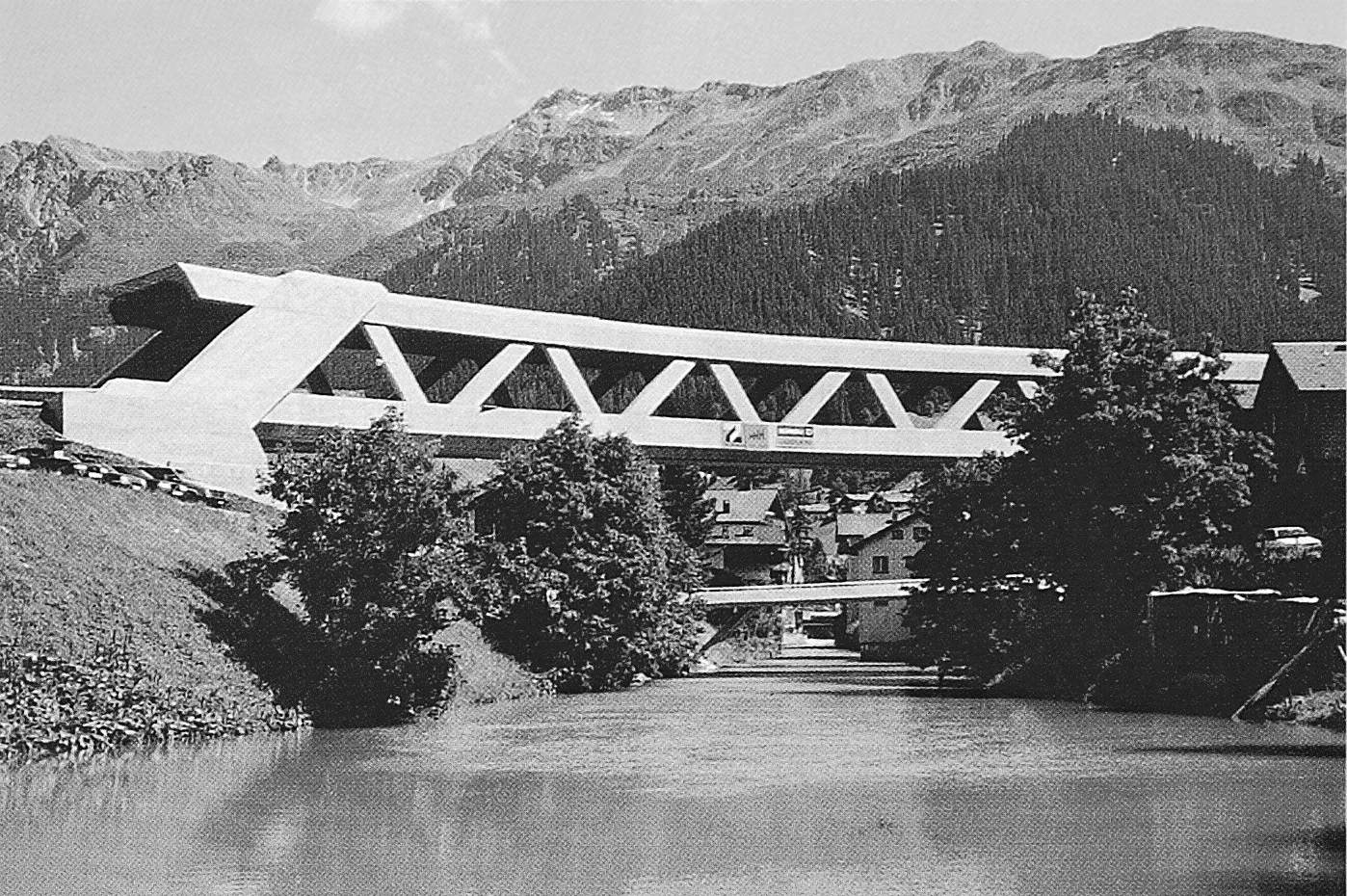Die neue RHB-Brücke über die Landquart bei Klosters von Hans Rigendinger, seit 1993 in Betrieb