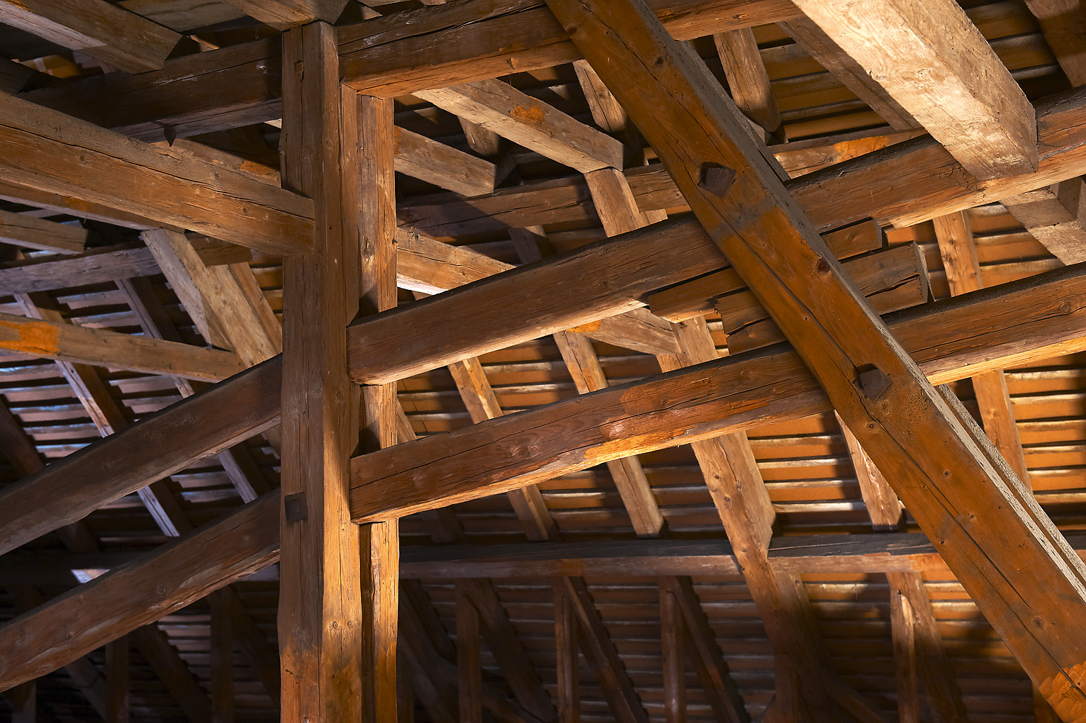 Kirche Wädenswil, Längsbinder