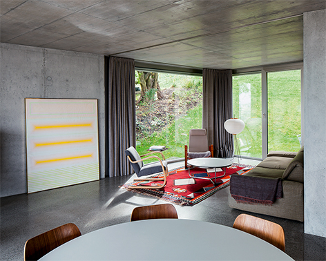 Erdgeschoss mit Blick in die Natur. (Foto: Roman Keller)