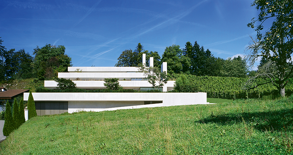 Terrassen, die wirken, als handle es sich tatsächlich um Abstufungen für landwirtschaftlichen Feldbau. (Foto: Ruedi Walti)