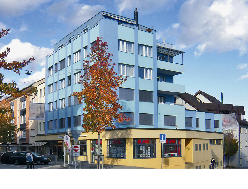 Vor dem Umbau war das Haus in Romanshorn ein ziemlich angestaubtes Geschäfts- und Wohnhaus. Da konnte auch der Anstrich nicht mehr viel richten. (Foto: Viridén?+?Partner, Zürich)