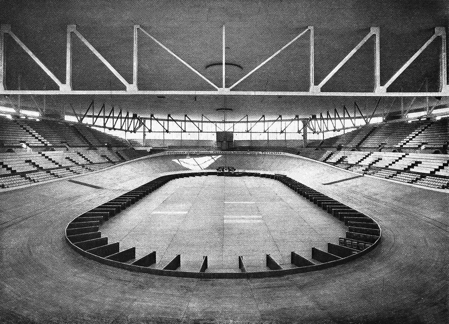 Hallenstadion Zürich von Karl Egender und Robert Naef, erbaut 1938 1939. (Foto: Schweizerische Bauzeitung, Nr. 23, Bd.126, 1945)