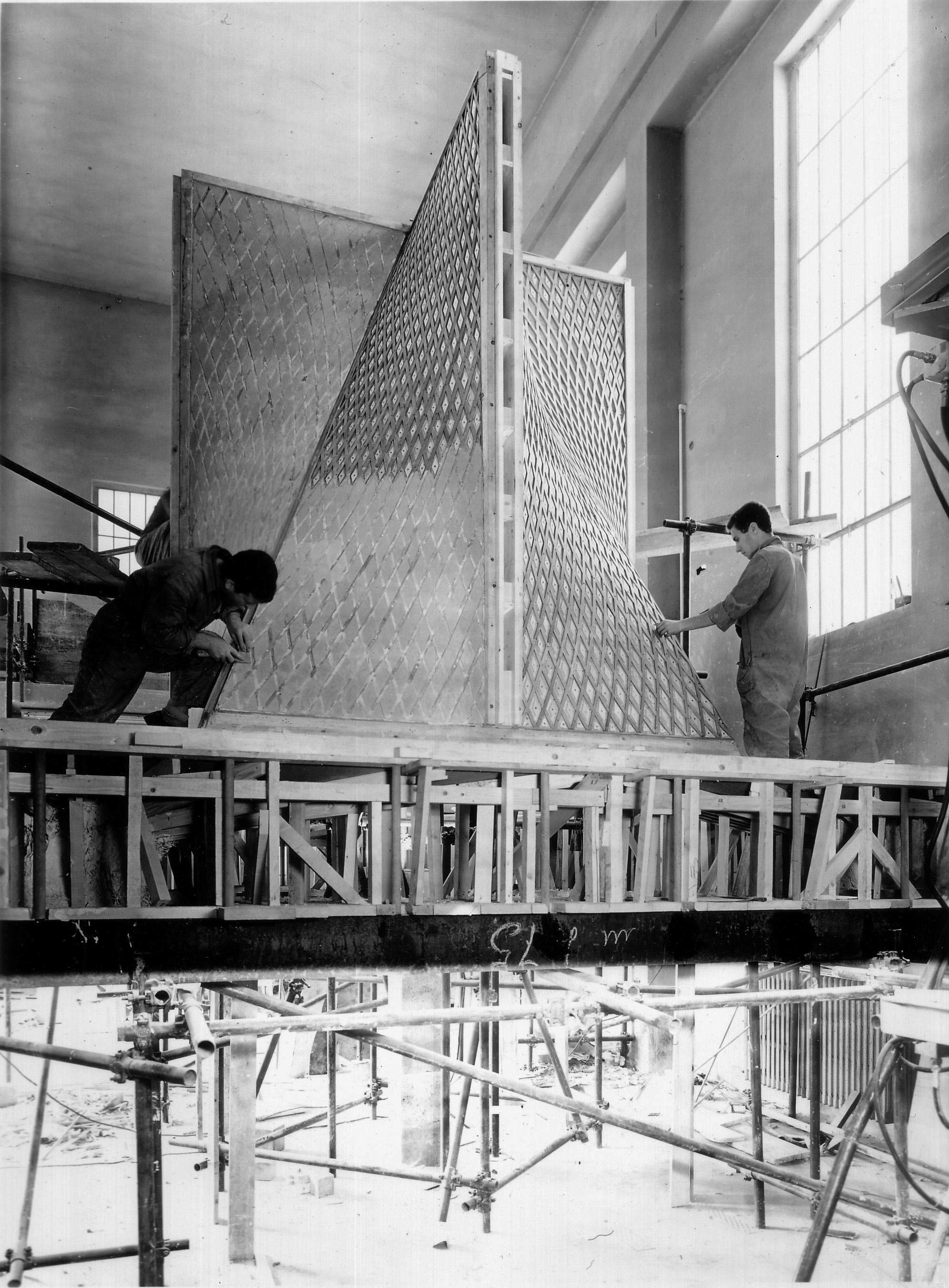 Modell der Kathedrale von San Francisco während der Bauphase aus bewehrtem Mikrobeton im Mst. 1?:?15, 1964. (Foto: Archivio Storico ISMES)