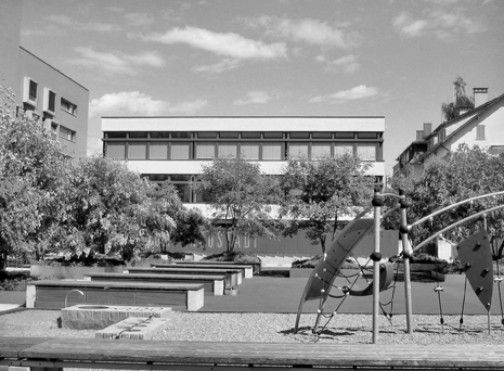 Vorher: Schulhaus Neustadt II in Zug, Baujahr 1966 68. Architektur: Heinrich Gysin und Walter Flüeler, Zug. (Foto: Archiv des Baudepartments der Stadt Zug)