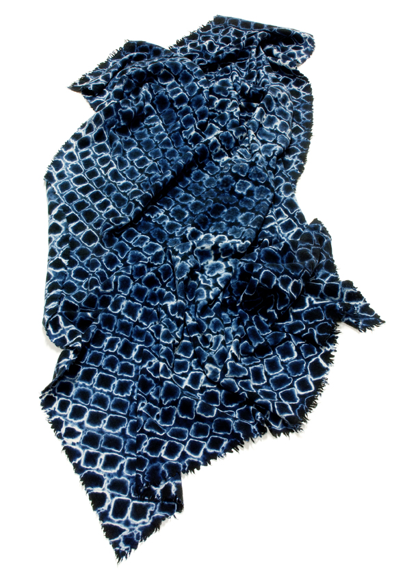 Schal mit Muster in hitta miura («in Schlingen zusammenbinden»). (Foto: Suzusan)