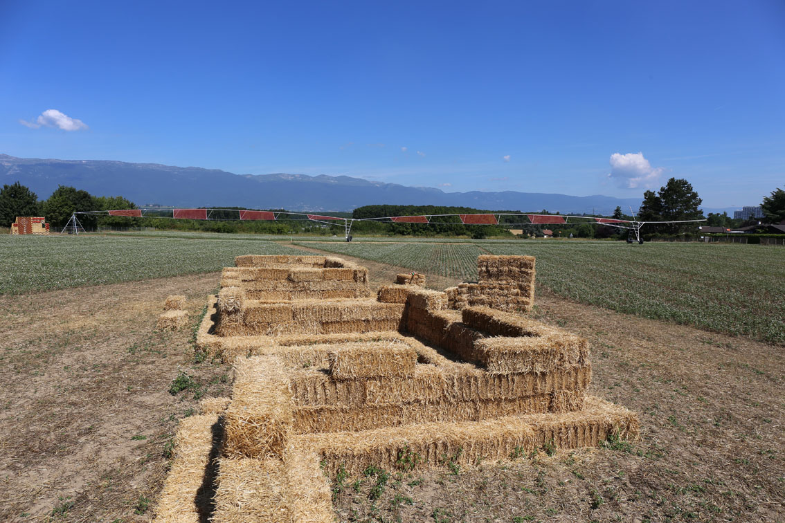 Sous le grand portique. (Foto: Ruedi Weidmann)