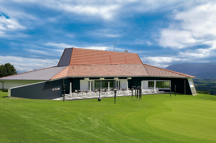 In Anlehnung an Mendelsohn: Joseph Smolenicky schafft im Golfklub Sempachersee ein eigenständiges Werk. (Foto: Oliver Ernst)