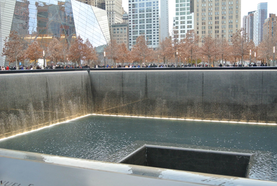 Beide Becken sind mit über 3900 Granitplatten ausgekleidet. Das Gewicht einer Platte beträgt rund 190kg. (Foto: Nadia Egli)