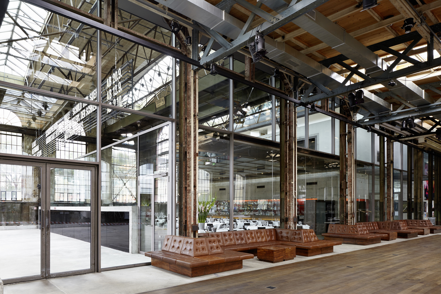 Schiffbauhalle von Ortner &amp; Ortner auf dem ehemaligen Escher-Wyss-Areal