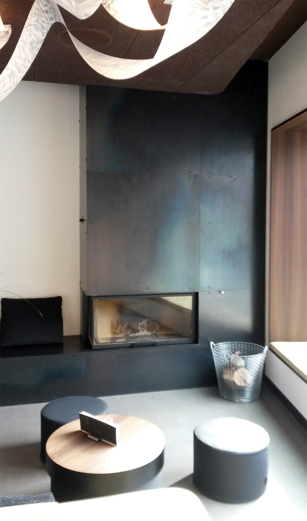 Cheminée in der Lounge.