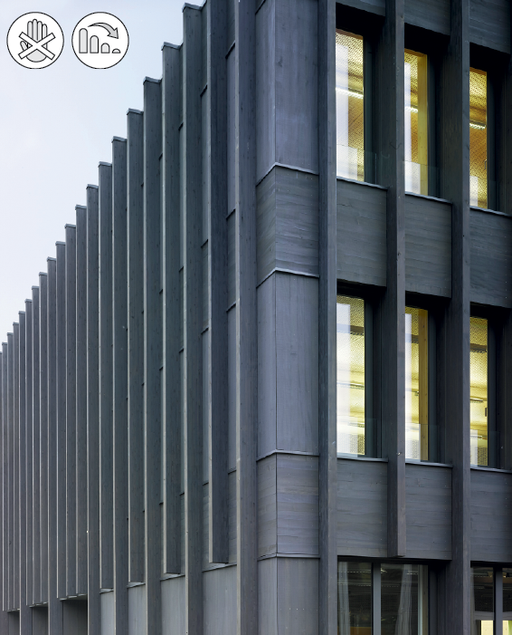 Rippenfassade des Erweiterungstrakts am Gymnasium Strandboden, Biel