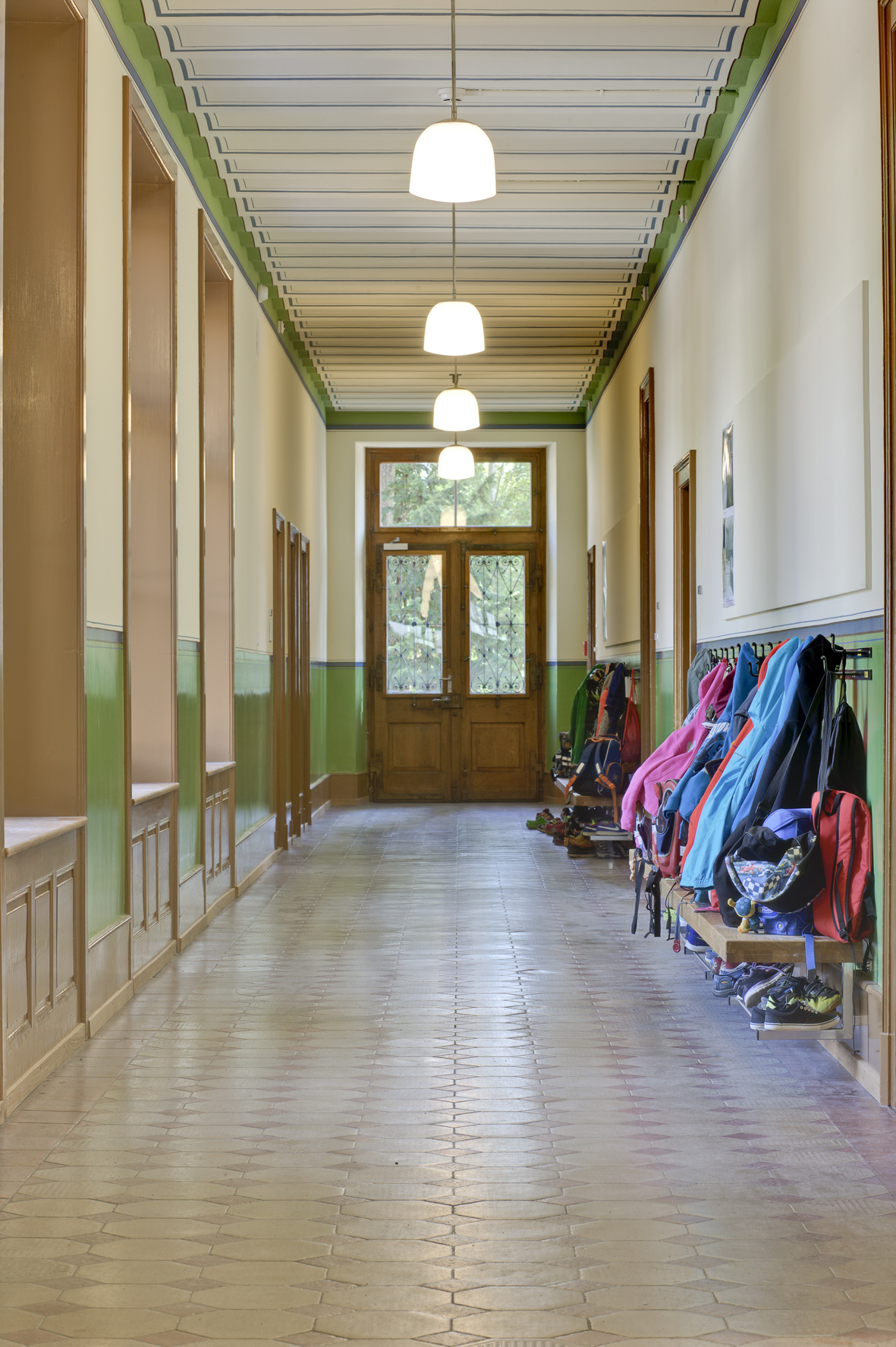 Instandsetzung Grosses Länggassschulhaus, Bern. Korridor im Erdgeschoss