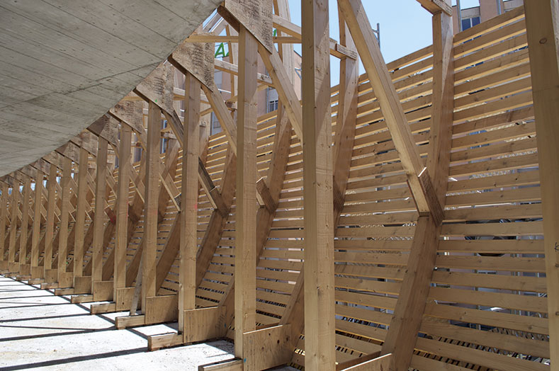 Costruzione del guscio: centine principali (Foto: Simone Mengani)