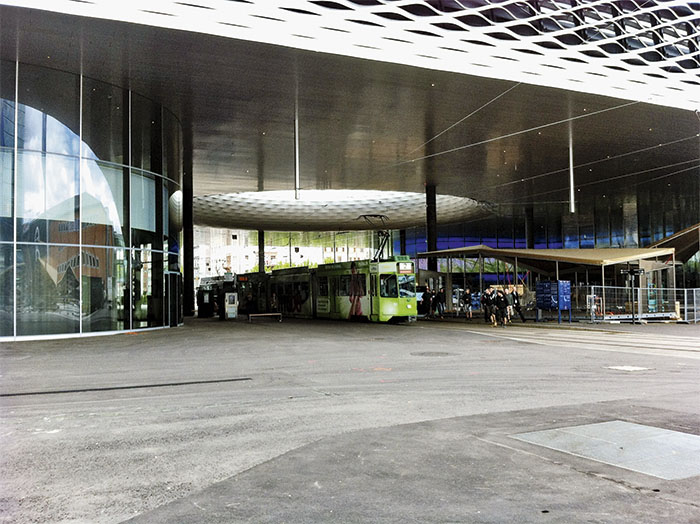 Vista dalla Messeplatz del City Lounge (Foto: Polo Fumagalli)