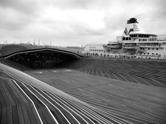 FOA, molo Osanbashi, Yokohama, Giappone 2002.