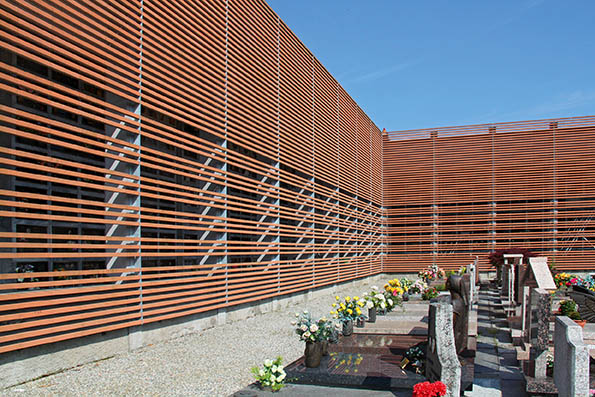 Rivestimenti in bastonetti di terracotta. (Foto: Roberto Bressan)