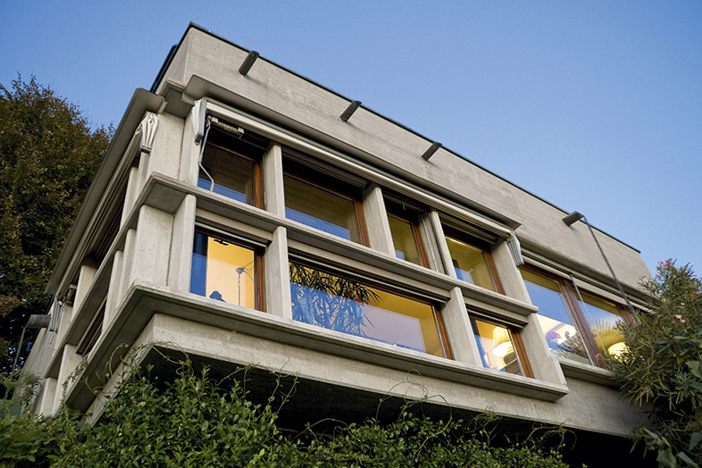 Vetrata d'angolo del soggiorno, Luciano Brunella, villa in via S. Albino, Varese 1974-75