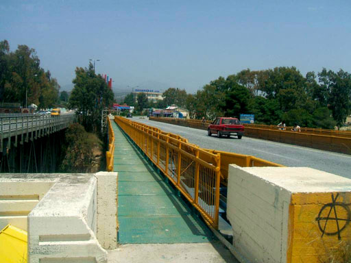 Il «ponte belvedere» sulla strada nazionale, a prima vista insignificante, con una storia simile al precedente, ricostruito dopo la guerra e raddoppiato nel 1975, é af fiancato da marciapiedi di sicurezza per i pedoni, su entrambi i lati. Questo ponte ban
