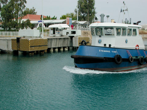 Il passagio del natante. (Foto: Pierre von Meiss)